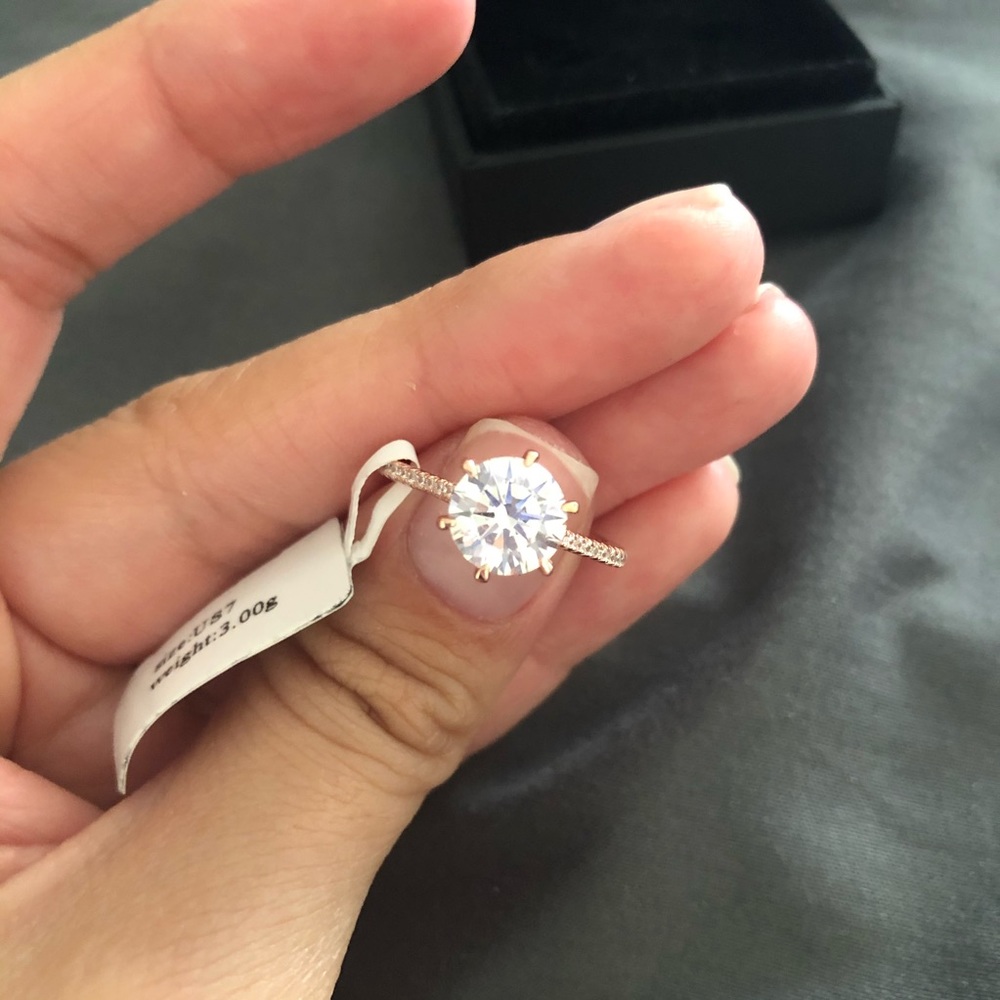 Gorgeous 2 ct. Rose gold diamond ring w/ 6 prongs.